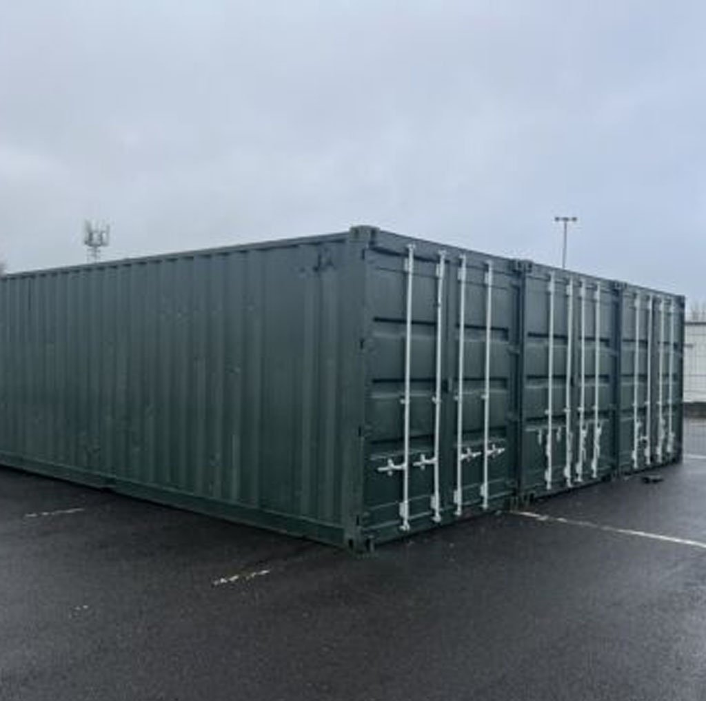 40 ft use shipping container wind and watertight 3 available 40 ft use shipping container wind and watertight 3 available